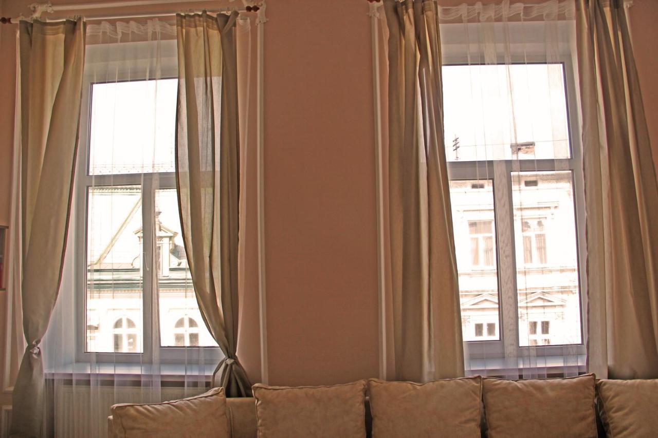 Apartment In The City Center Ивано-Франковск Экстерьер фото