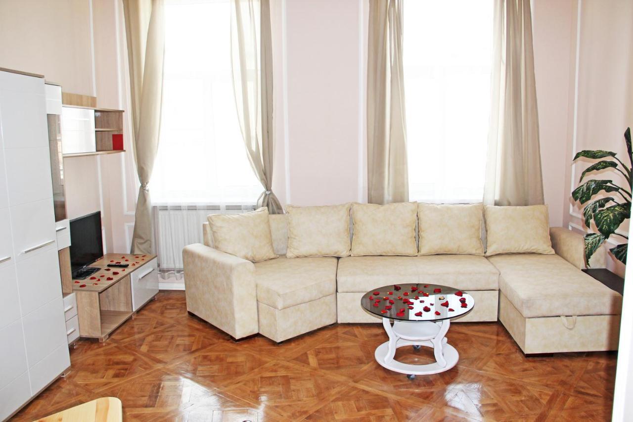 Apartment In The City Center Ивано-Франковск Экстерьер фото