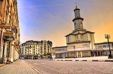 Apartment In The City Center Ивано-Франковск Экстерьер фото